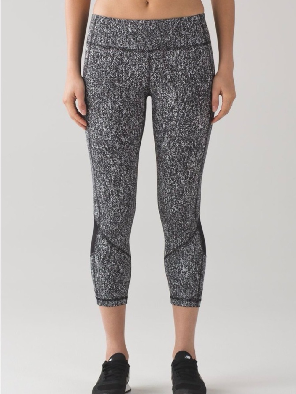 Lululemon Pace Rival Crop (19")
Power Luxtreme Suited Jacquard